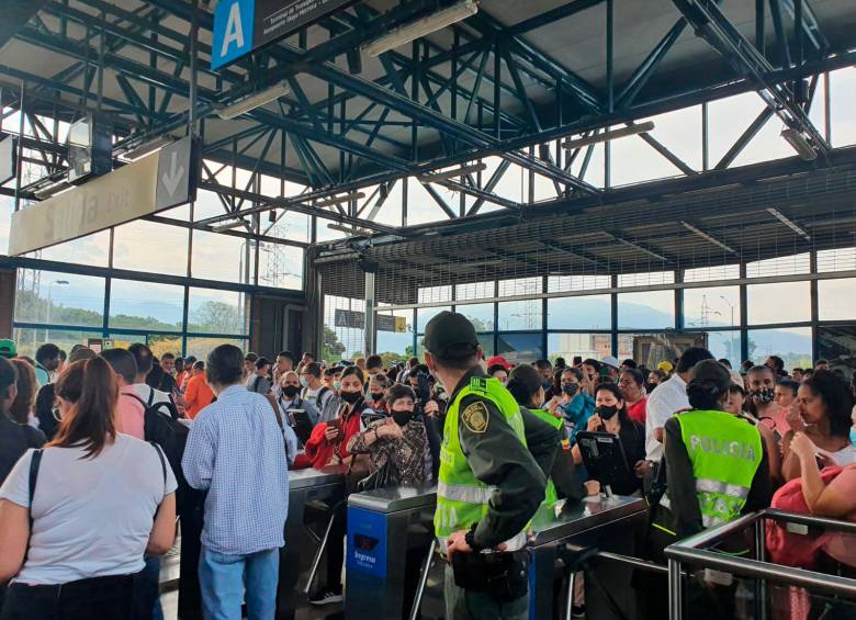 Así lucía la estación Poblado tras la falla ocurrida en San Antonio. FOTO: EL COLOMBIANO