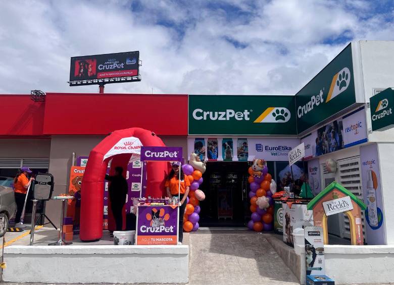 La marca busca acompañar a los tutores en cada etapa del cuidado de sus mascotas. FOTO: Cortesía Cruz Verde