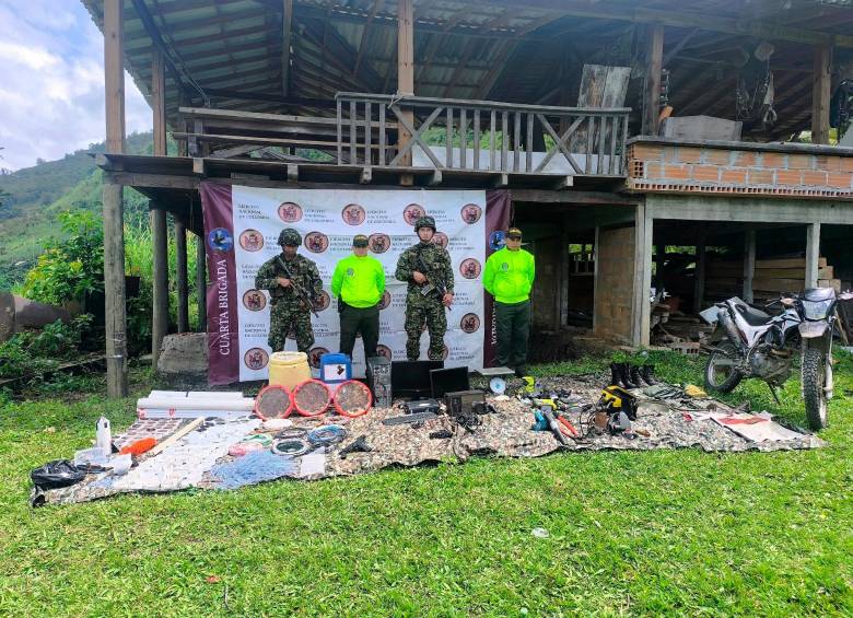 La fábrica de explosivos en una finca de San Andrés de Cuerquia, Antioquia. FOTO: CORTESÍA EJÉRCITO.