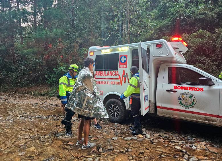 Dos jóvenes se extraviaron en El Retiro; todo terminó con exitoso rescate entre río y montañas