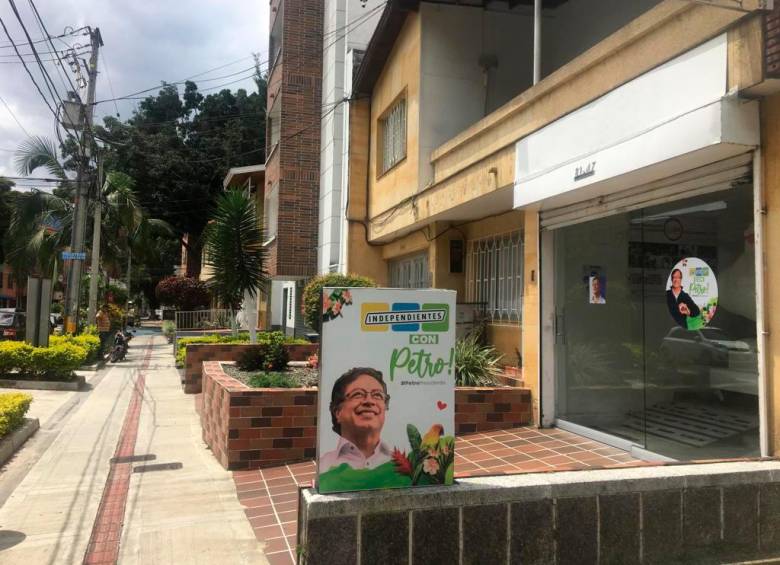 La dirección de sede que arroja FIPU es la misma de la que fue la sede de campaña de Independientes con Petro. Movimiento político del alcalde Daniel Quintero. Marzo 2021.