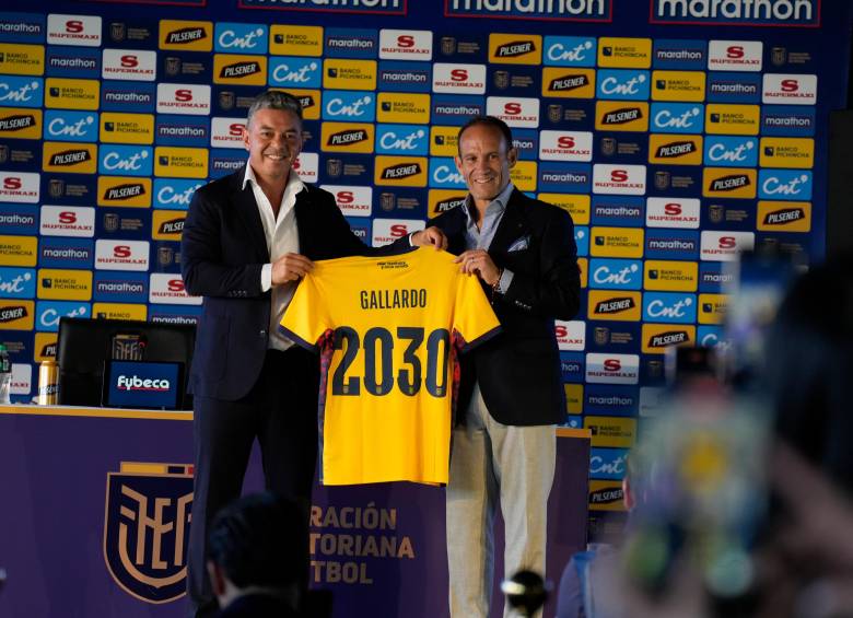 El entrenador argentino Marcelo Gallardo, quien fue famoso por dirigir a River Plate, fue presentado en Quito. Foto: tomada del x de @FEFecuador