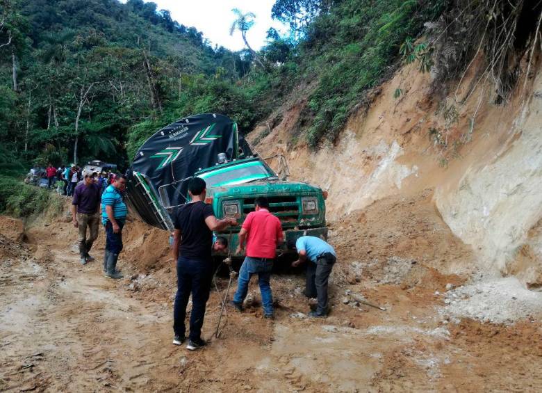 Imagen de referencia de las vías terciarias en mal estado del país. FOTO: COLPRENSA