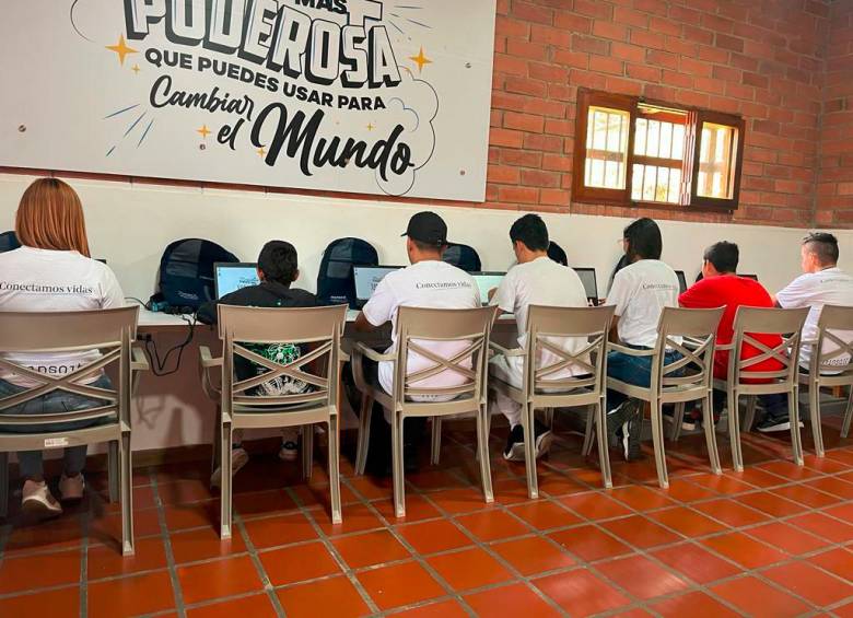 La sala TIC de Aldeas Infantiles SOS de Rionegro es un compromiso de Minsait para cumplir el Objetivo de Desarrollo Sostenible 4 – Educación de calidad. FOTO: CORTESÍA