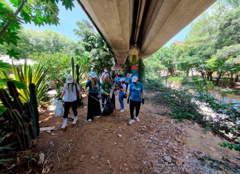 60 deportistas aficionados recogieron 12 toneladas de residuos en Medellín