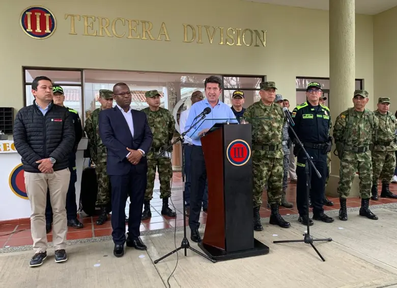 Esta fue la rueda de prensa donde el entonces ministro de Defensa, Diego Molano, anunció la muerte de Mayimbu. FOTO: PRESIDENCIA