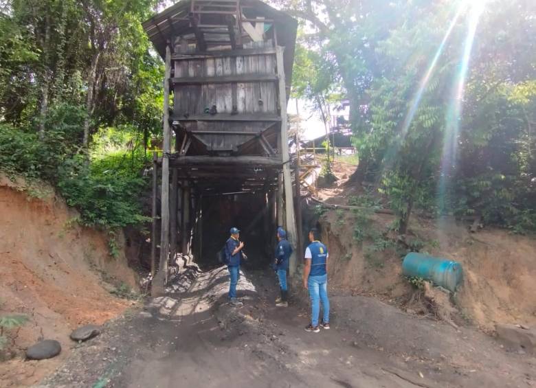 Autoridades trabajan de forma articulada para rescatar a los 14 mineros que aún permanecen atrapados. FOTO Cortesía
