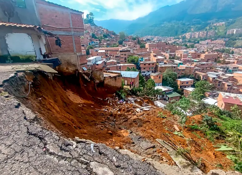 El deslizamiento de tierra se presentó en la madrugada de este jueves. FOTO: Julio Herrera