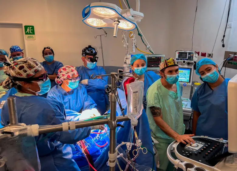 En la operación participaron especialistas en cuidado intensivo pediátrico, cardiología, infectología, nefrología y neurología. FOTO Cortesía