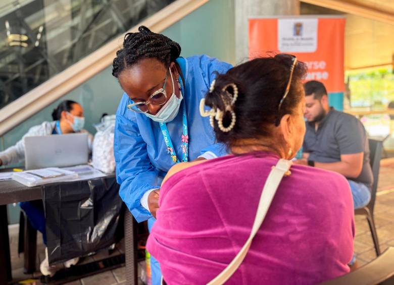 Alcaldía busca blindar a Medellín frente al riesgo del sarampión a través de los turistas