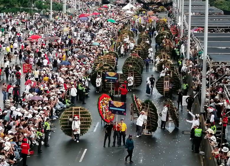 El recorrido fue de 2,4 kilómetros desde el Puente Guayaquil hasta el Palacio de Exposiciones. FOTO MANUEL SALDARRIAGA
