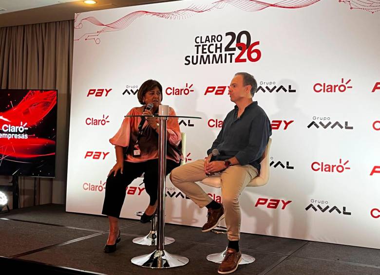 Rodrigo de Gusmao, presidente de Claro Colombia y María Lorena Gutiérrez, presidenta del Grupo Aval. FOTO EL COLOMBIANO