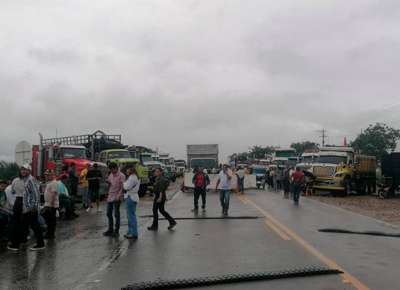 Bloqueos en nueve locaciones petroleras del Meta completan 53 días y han impedido la producción de más de 800.000 barriles de crudo, según Ecopetrol. FOTO Tomada X