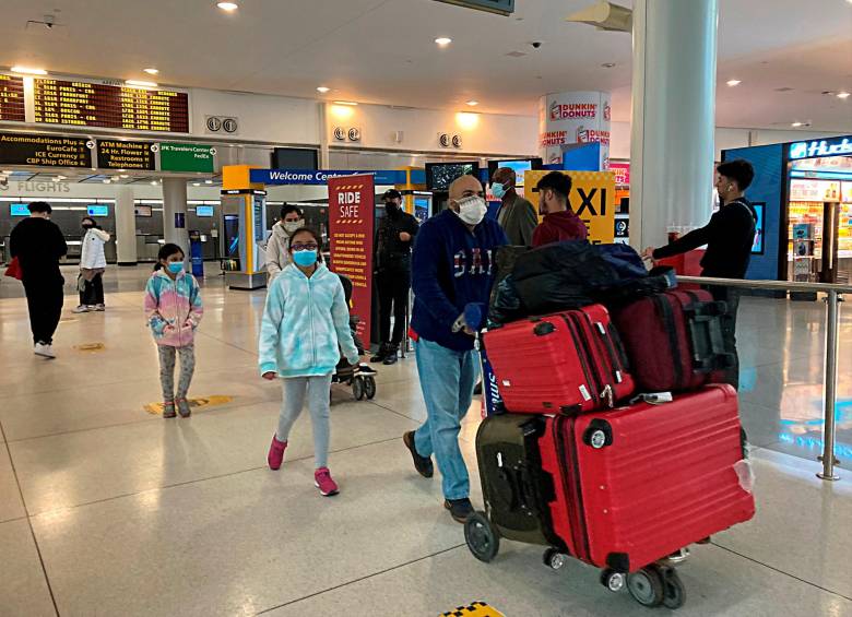 Estados Unidos anunció que cancelará test de covid-19 obligatorio para viajeros que lleguen vía aérea. FOTO: EFE