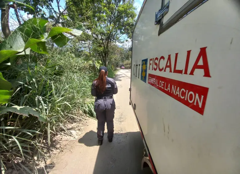 Fotografía de referencia de la inspección de un cadáver en zona rural de Antioquia. Foto: Mauricio Andrés Palacio Betancur.