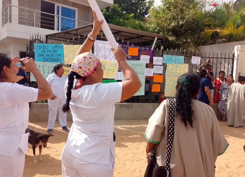 Protestas en Hospital de Nazareth en La Guajira por no pago de salarios a empleados