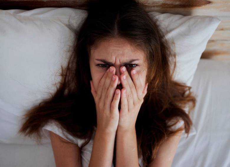 Despertarse antes de llegar al sueño profundo se debe a una desconexión entre la parte motora del cuerpo y la consciencia de los humanos. Es conocido como un espasmo mioclónico y hace parte de los movimientos involuntarios del ser humano. FOTO: GETTY