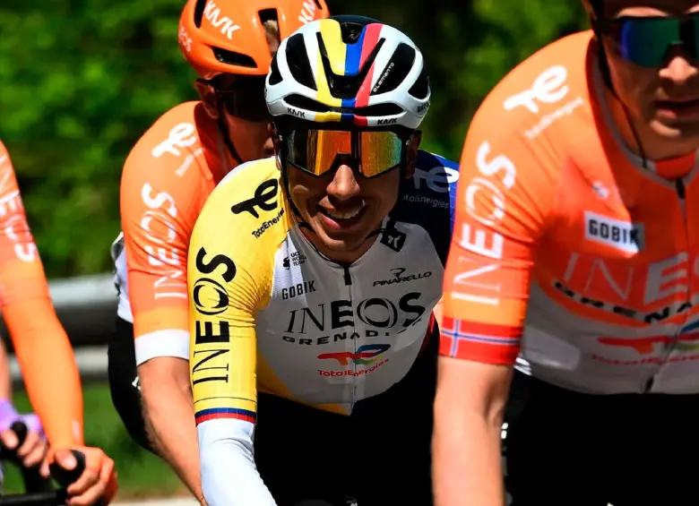 Egan Bernal, actual campeón nacional, dice que se siente feliz en su regreso a Europa, y su rostro lo evidencia, sobre todo por el nivel que viene exhibiendo. FOTO @INEOS