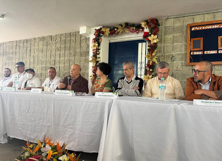 Equipo de diálogos de paz en la cárcel de Itagüí. FOTO: EL COLOMBIANO