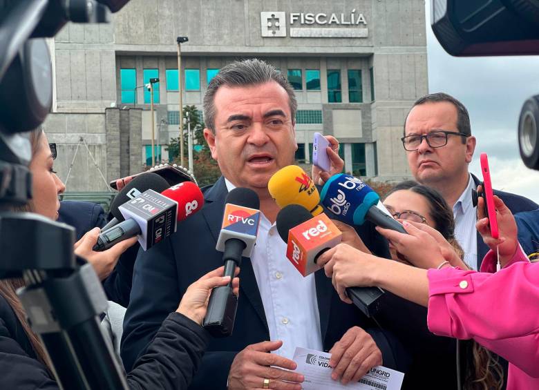 En rueda de prensa el director de la UNGRD, Olmedo López, habló de la denuncia contra Fiduprevisora. FOTO cortesía