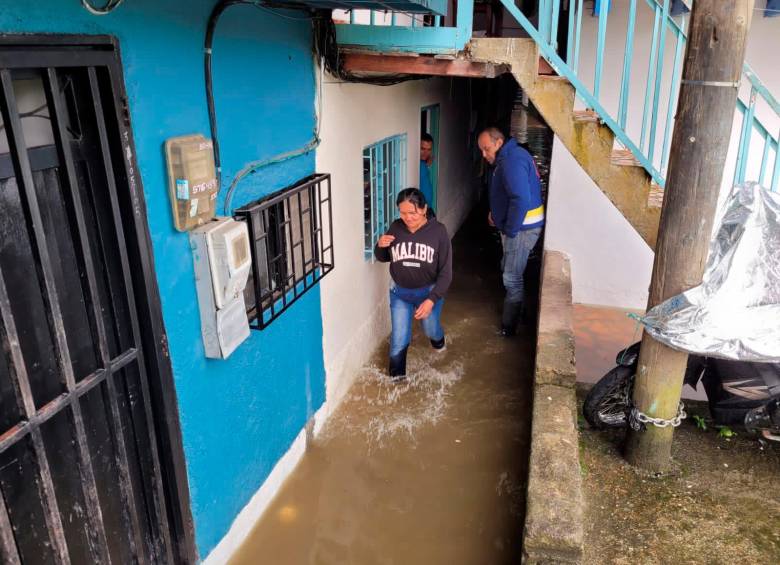 El agua entró a casas de varios barrios de Rionegro. Foto: cortesía