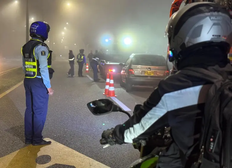La Secretaría de Movilidad de Medellín realiza frecuentemente operativos contra los piques ilegales en este corredor. De hecho, indicó que está articulado con sus similares de Envigado y Rionegro para tratar de combatir este fenómeno. FOTO: CORTESÍA ALCALDÍA DE MEDELLÍN