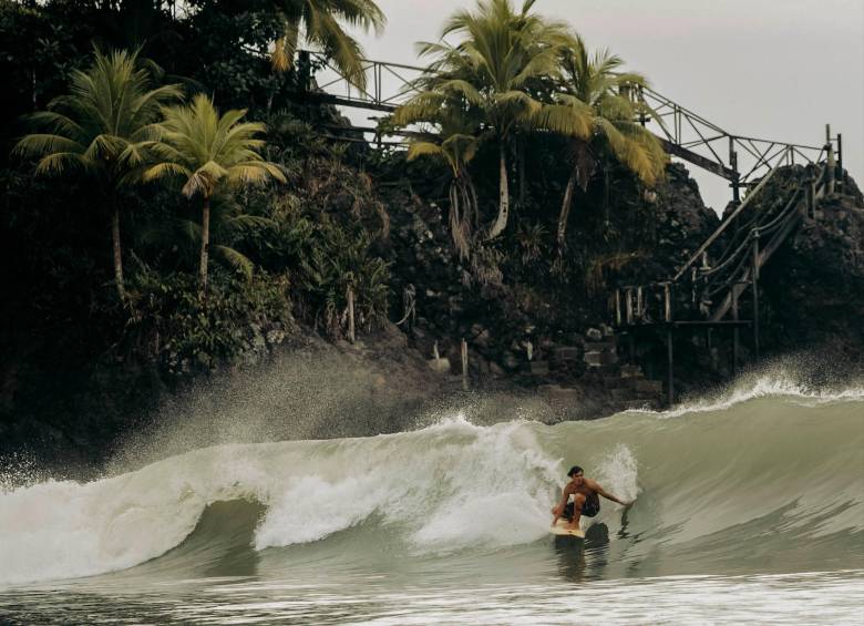 Como de película: Camilo Ortiz entrena surf sobre el cemento de Medellín y lucha por crear una Liga en Antioquia