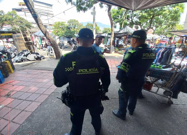 La Policía tuvo que realizar intervenciones en distintos puntos de la ciudad para controlar los altercados que se ocasionaron en las celebraciones del Día del Amor y la Amistad en el Valle de Aburrá. FOTO: MAURICIO PALACIO