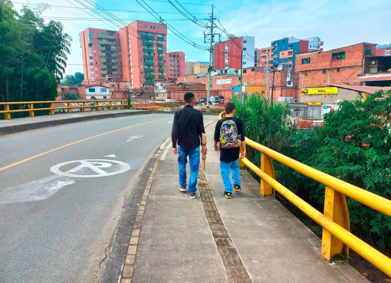 En este punto del barrio Olaya Herrera, de Caldas, se presentó el asesinato de un hombre de 65 años, a quien apuñalaron en un aparente caso de hurto. FOTO: MAURICIO PALACIO