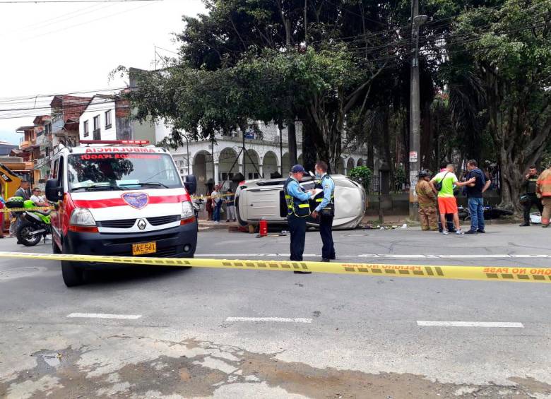 El caso ocurrió al frente del cementerio de esta localidad del Aburrá. FOTO: Cortesía.