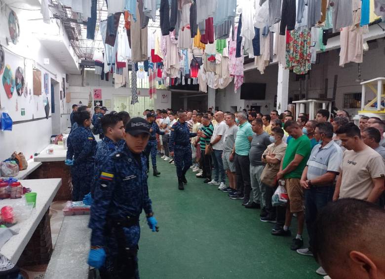 Instituto Nacional Penitenciario y Carcelario hizo un megaoperativo en 124 cárceles de Colombia. FOTO: INPEC