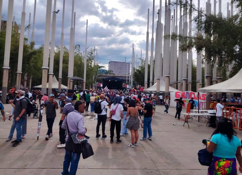 La movilización recorrió el centro de Medellín y terminó en La Alpujarra con la intervención presidencial. FOTO: EL COLOMBIANO