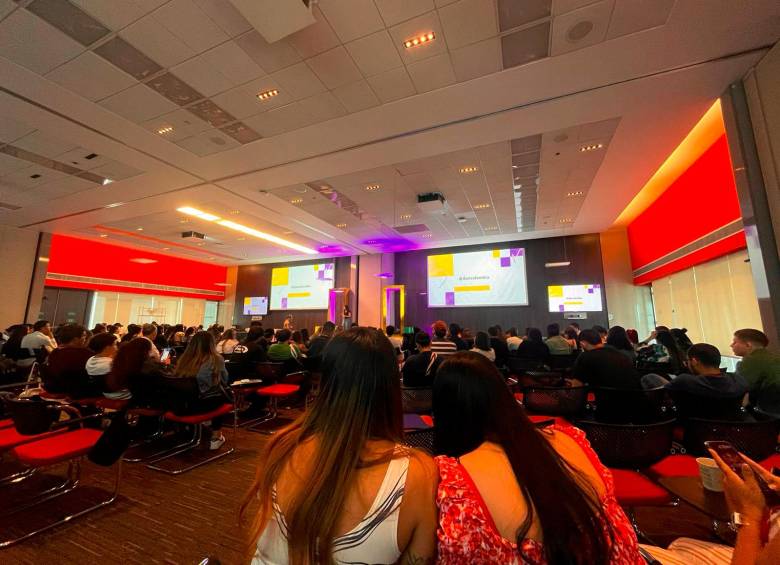 El evento busca impactar a cientos de jóvenes que están en busca de sus prácticas profesionales o conocimientos Stem (ciencia, tecnología, ingeniería y matemáticas). Foto: Johan García