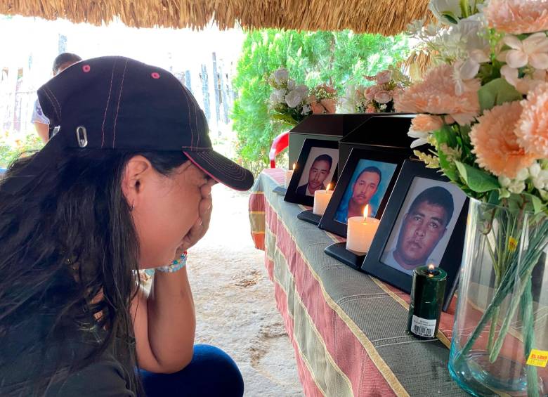Los restos óseos de los tres hermanos enterrados en una fosa común, fueron entregados a sus familiares por el CICR. FOTO: Cortesía CICR