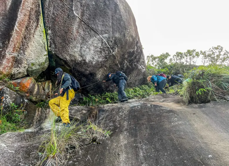 Bajando con luz la Piedra Tabor. Foto: Cristina Rodríguez. 