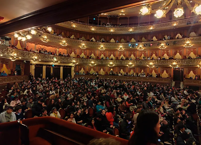 A pesar de ser al medio día, el público asistió masivamente a este concierto de Filarmed en el Teatro Colón de Buenos Aires. FOTO Cortesía Filarmed
