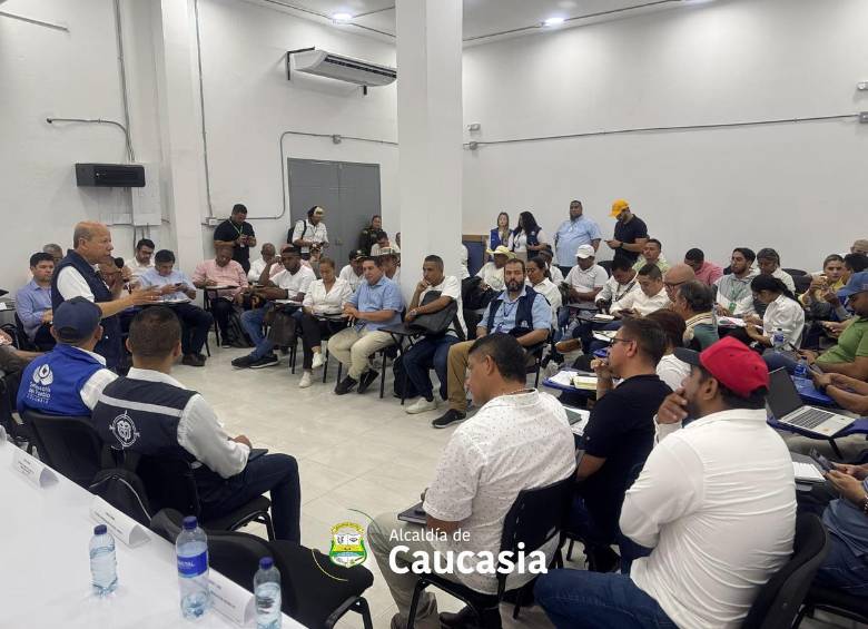 En este momento el Gobierno, alcaldes y mineros se encuentran en mesa de trabajo en Caucasia. FOTO: Alcaldía de Caucasia 