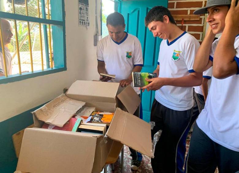 Así se vivió la tercera edición en la que entregaron 2.613 libros a 17 escuelas rurales de Jardín, Antioquia. FOTO: CORTESÍA