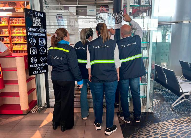Expertos advierten que el recaudo tributario continúa estancado pese al fuerte crecimiento de la planta de personal de la Dian. FOTO COLPRENSA. 