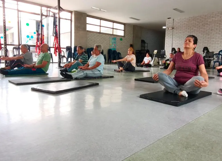 La actividad física es una de las cinco prácticas que disminuye el riesgo de la demencia. Otras: alimentación saludable, estimulación cognitiva, control de factores de riesgo cardiovascular e interacción social. FOTO cortesía GNA