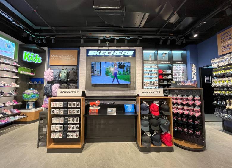 Skechers pisa fuerte en Colombia y llegará a 50 tiendas en 2025.