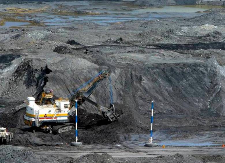 De los $13,3 billones que la industria minera invierte anualmente en bienes y servicios, tres de cada cuatro pesos se quedan en el país y uno de cada tres en sus áreas de influencia. FOTO Colprensa.
