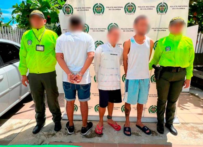 Alias el Cabe, alias Chatarra y alias Kevin fueron capturados por las autoridades. FOTO: Cortesía Policía