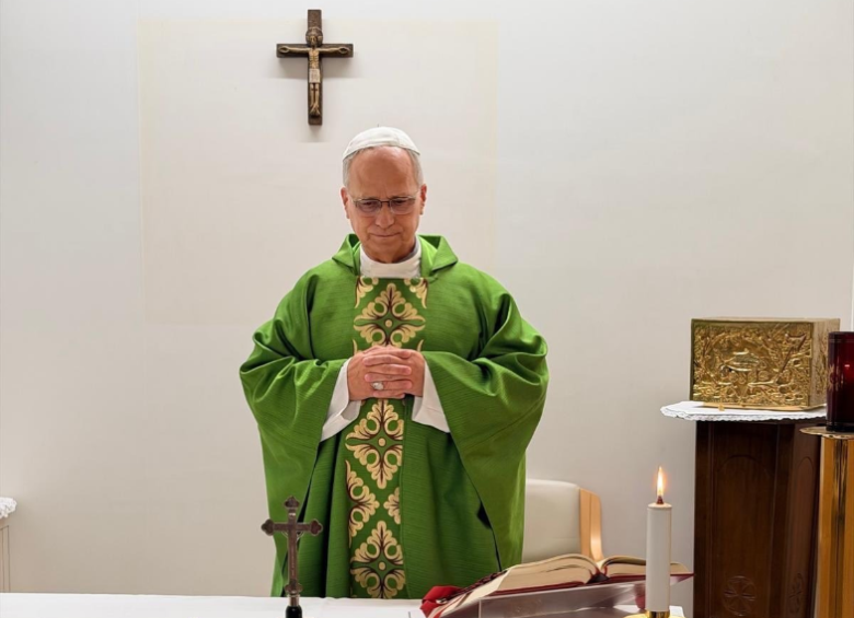 Los médicos reportaron una mejora constante de su estado general tras la operación del pulmón derecho. FOTO: Tomada de X: @news_vaticano