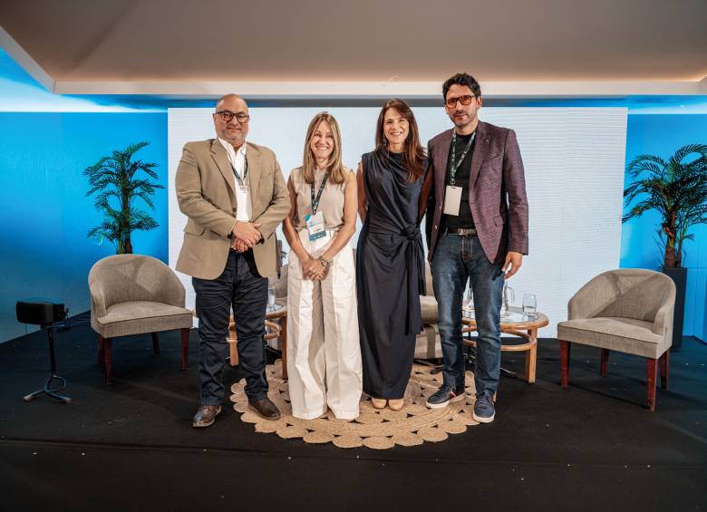 Andrés Arias, gerente Cluster negocios digitales Cámara de Comercio de Medellín, Karen Brazdys, CEO Brinsa, Catalina Manrique, gerente general SAP, y Germán Borrero, director de soluciones de gestión empresarial Indra Group. Foto: Cortesía