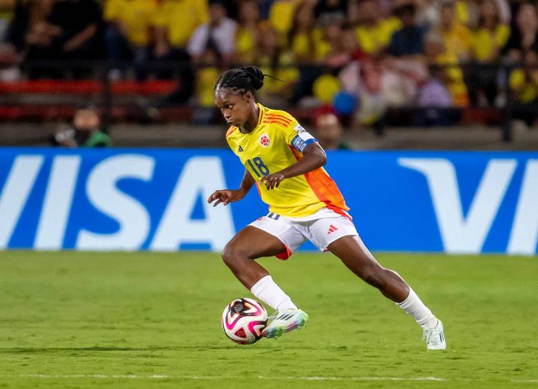 Linda Caicedo es la única jugadora colombiana nominada al once ideal del mundo según la Fifpro. FOTO: Juan Antonio Sánchez