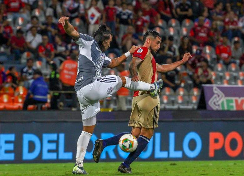 El estadio Atanasio Girardot fue el escenario de una tarde cargada de emociones en la que Independiente Medellín y Junior de Barranquilla se enfrentaron en un duelo directo por la fecha 12 de la Liga BetPlay II-2025. Foto: Juan Antonio Sánchez