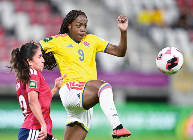 Valerin Loboa es una de las dos opciones que tiene Colombia en ataque, junto a Maithé López. FOTO GETTY 