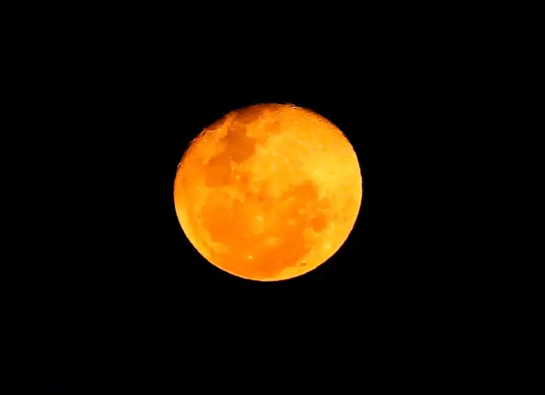 El eclipse total de Luna del 14 de marzo teñirá el cielo de rojo sobre Medellín, debido a la alineación orbital de la Tierra y la Luna. FOTO: Juan Antonio Sánchez