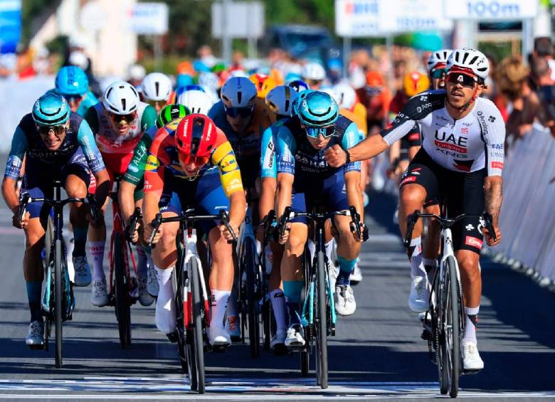 Molano ya celebró una victoria en la CRO Race y este miércoles volvió al podio al terminar tercero en la segunda fracción. FOTO: X-UAE